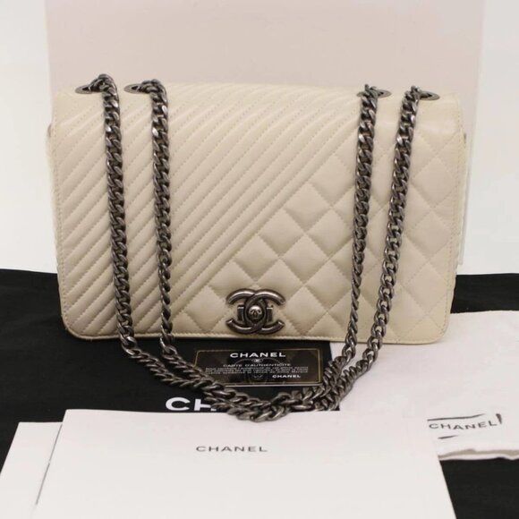 CHANEL Chevron x Matelasse Chain Shoulder Bag Lamb Skin White CC Auth 48469AV - Picture 11 of 16